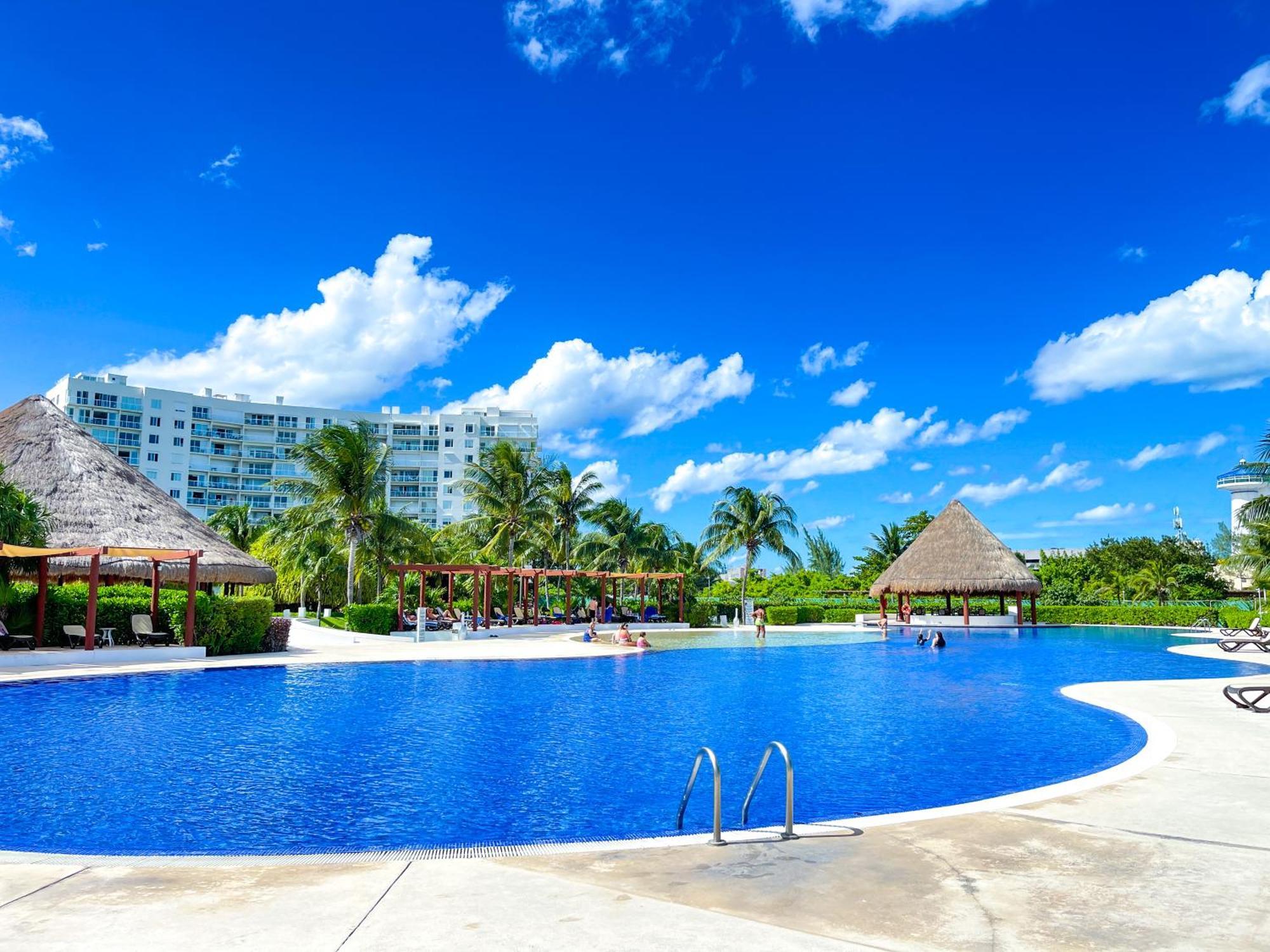 New Beachfront Luxury Apartments Cancun Ngoại thất bức ảnh