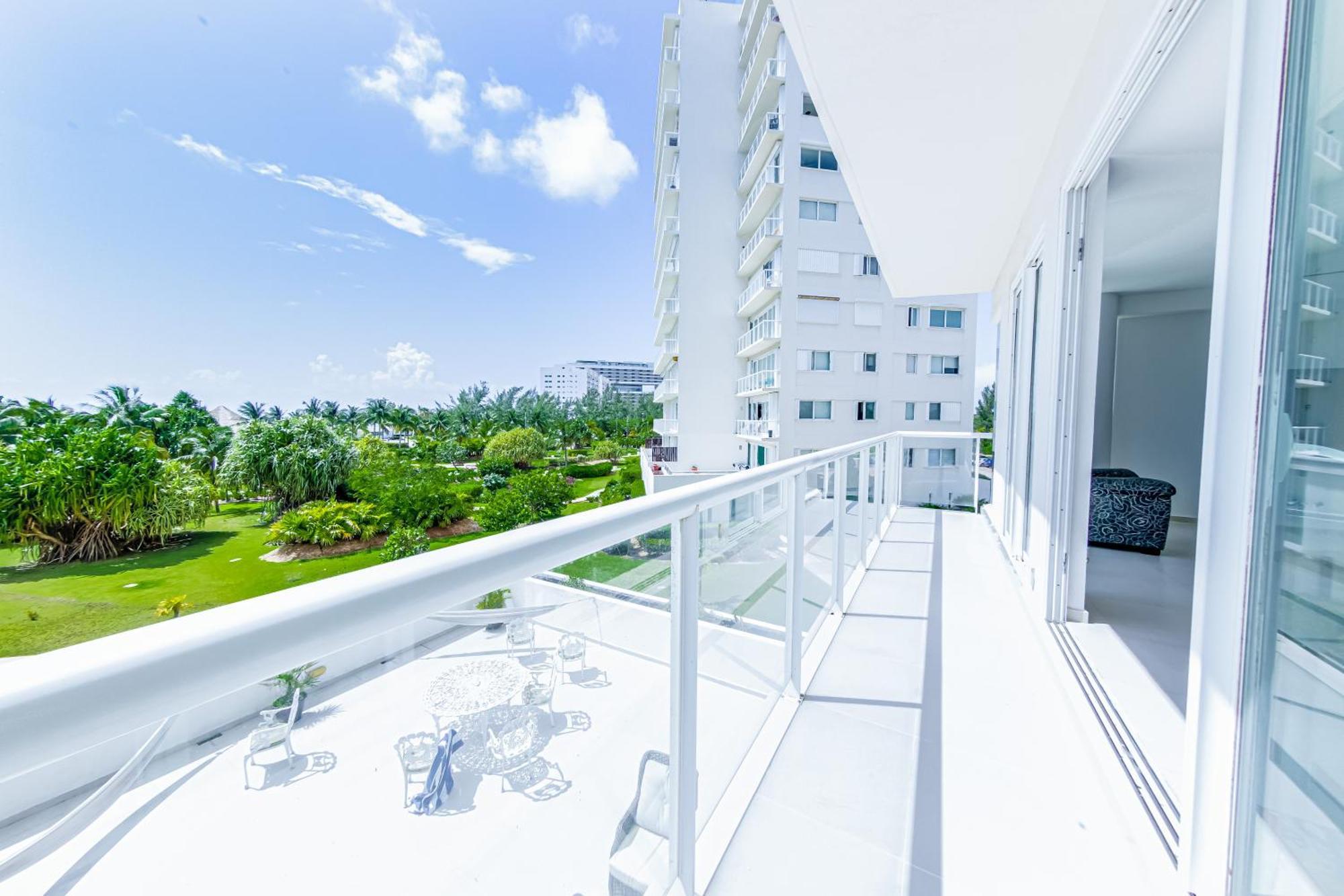 New Beachfront Luxury Apartments Cancun Ngoại thất bức ảnh